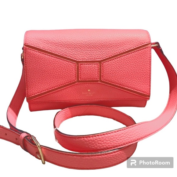 Kate Spade Bridge Place Betsi
Flamingo Pebbled Leather Crossbody NWOT - Picture 1 of 9